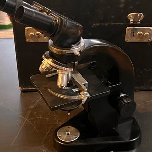 Vintage ERNST LEITZ WETZLAR Microscope w/ case